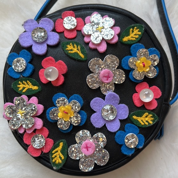 Hanna Anderson purse with zipper and floral design - Picture 2 of 8
